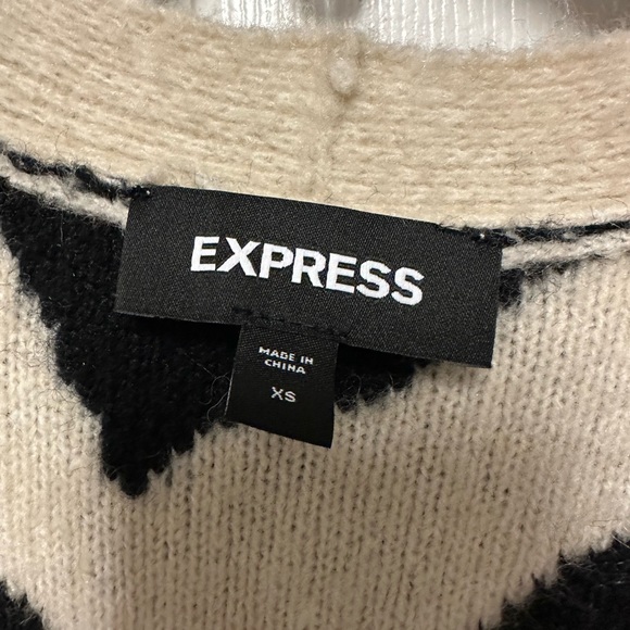 Express Zebra Print Duster - Picture 5 of 6